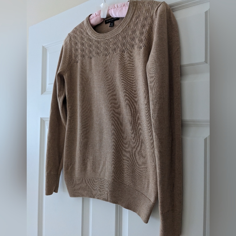 Banana Republic factory sweater pointelle neckline neutral capsule classic XS - Picture 4 of 7